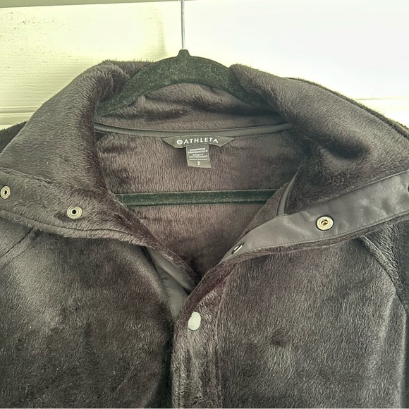 Athleta Cozy Sherpa Snap Sweatshirt in Black - Picture 4 of 6